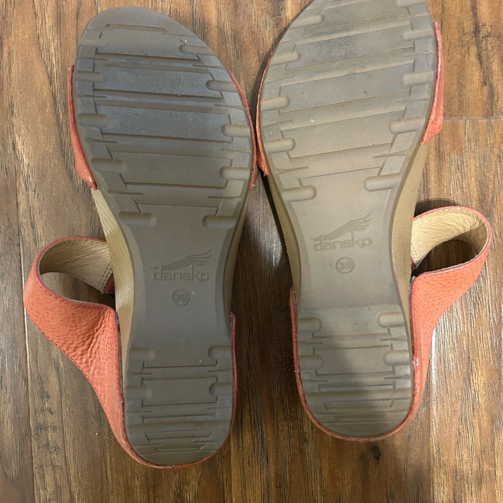 Dansko Tan Milled Burnished Tanya Womens Sandals in Coral Open Toe Slides - Picture 9 of 11
